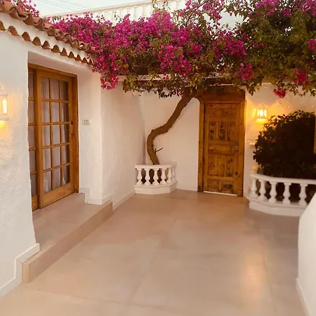 Casa Xuixo In Tenerife South Nyaraló