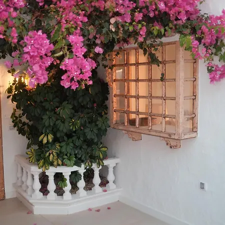Casa Xuixo In Tenerife South Nyaraló